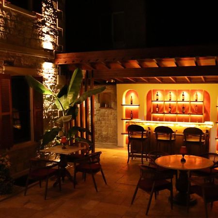 Dionysos 1789 Boutique Hotel โฟชา ภายนอก รูปภาพ