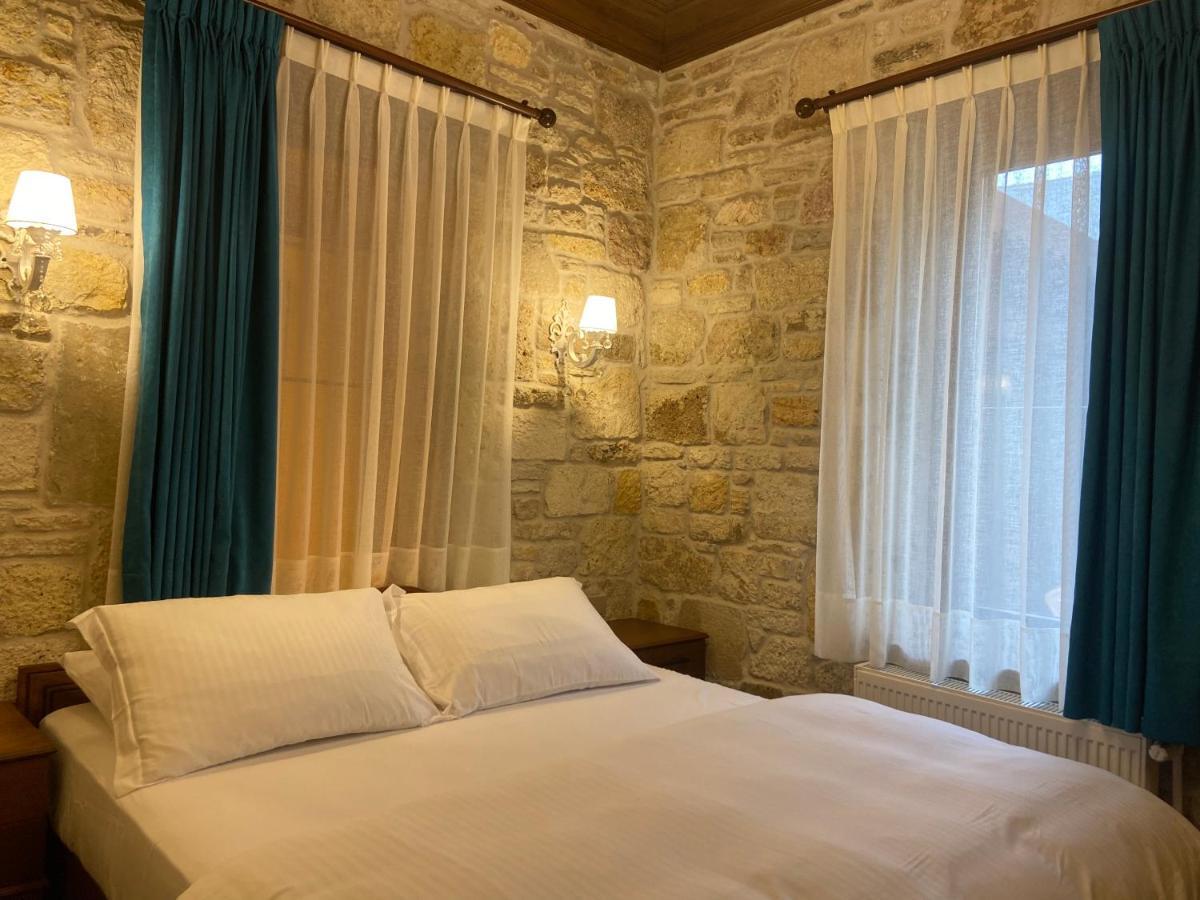 Dionysos 1789 Boutique Hotel โฟชา ภายนอก รูปภาพ