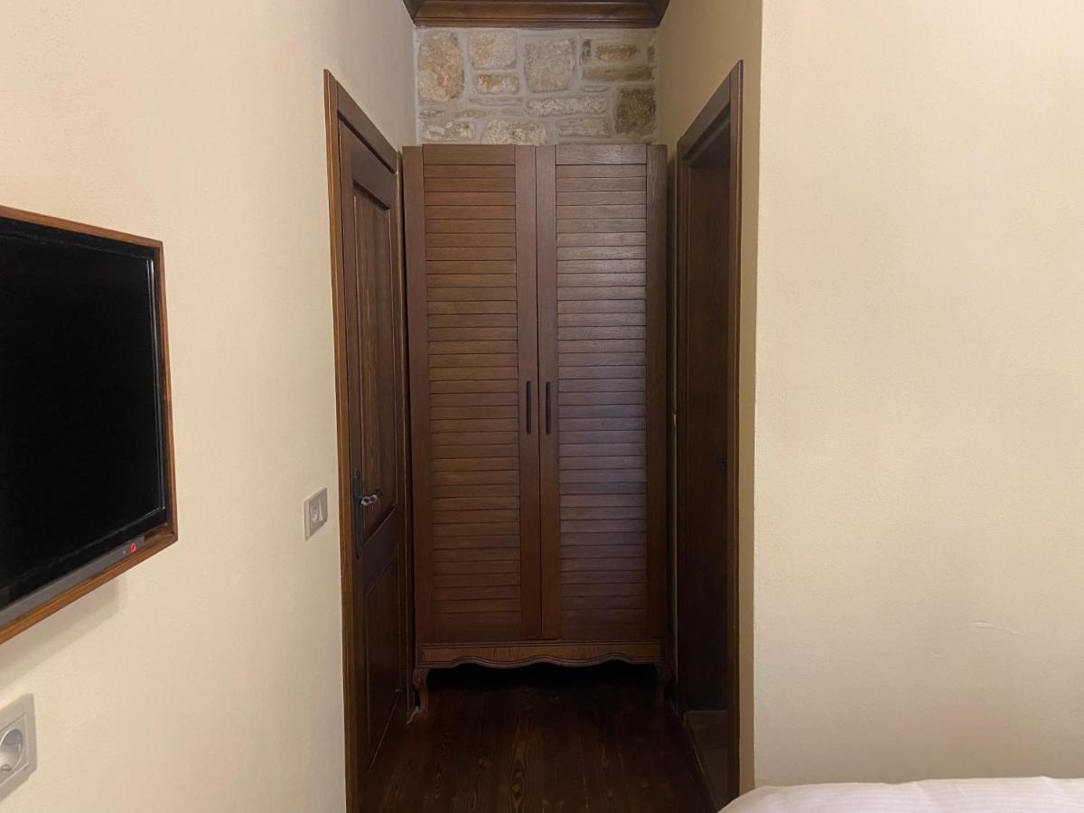Dionysos 1789 Boutique Hotel โฟชา ภายนอก รูปภาพ