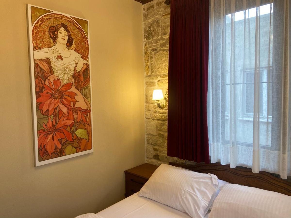 Dionysos 1789 Boutique Hotel โฟชา ภายนอก รูปภาพ