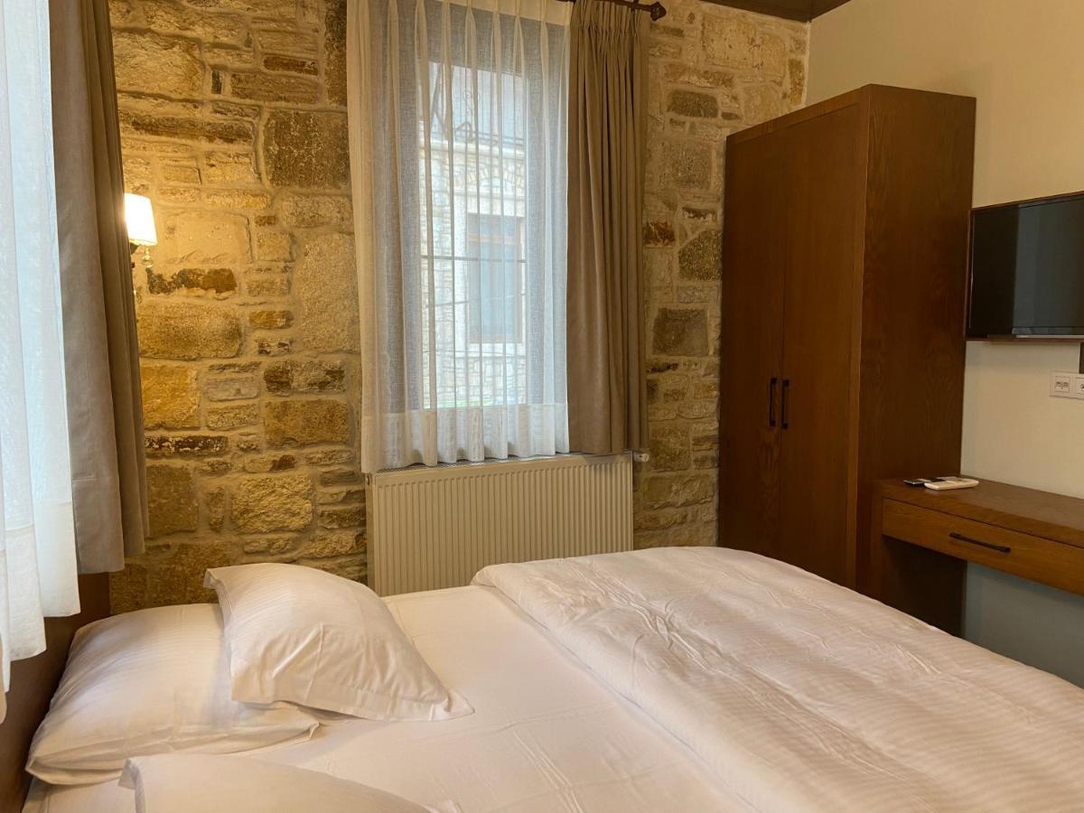 Dionysos 1789 Boutique Hotel โฟชา ภายนอก รูปภาพ