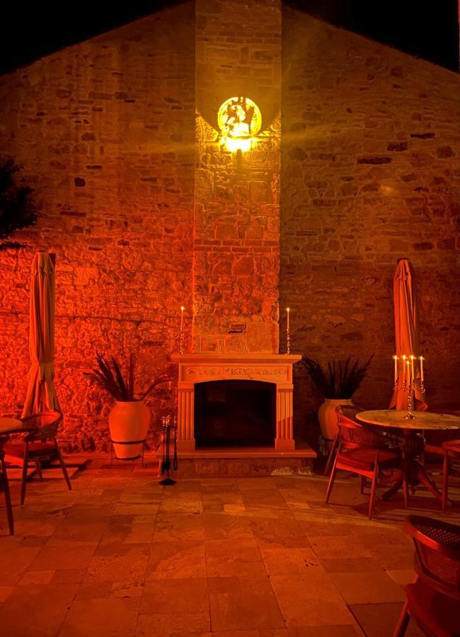 Dionysos 1789 Boutique Hotel โฟชา ภายนอก รูปภาพ