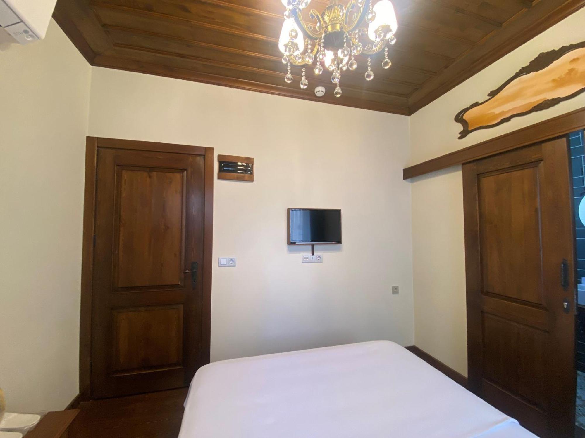 Dionysos 1789 Boutique Hotel โฟชา ภายนอก รูปภาพ
